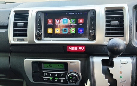 Toyota HiAce H200, 2015 год, 3 550 000 рублей, 15 фотография
