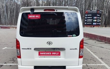 Toyota HiAce H200, 2015 год, 3 550 000 рублей, 7 фотография