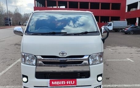 Toyota HiAce H200, 2015 год, 3 550 000 рублей, 25 фотография