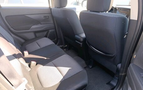 Mitsubishi Outlander III рестайлинг 3, 2015 год, 1 577 700 рублей, 9 фотография