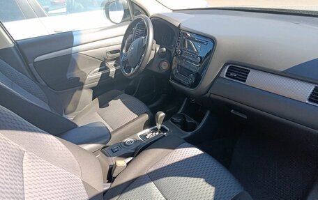 Mitsubishi Outlander III рестайлинг 3, 2015 год, 1 577 700 рублей, 7 фотография