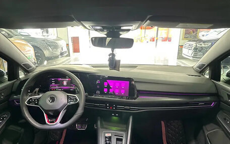Volkswagen Golf GTI, 2022 год, 2 300 000 рублей, 8 фотография