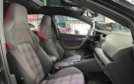 Volkswagen Golf GTI, 2022 год, 2 300 000 рублей, 15 фотография