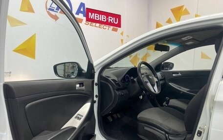 Hyundai Solaris II рестайлинг, 2012 год, 620 000 рублей, 21 фотография
