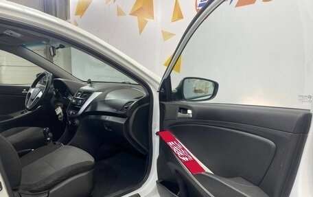 Hyundai Solaris II рестайлинг, 2012 год, 620 000 рублей, 27 фотография