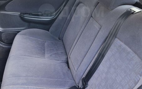 Toyota Avensis III рестайлинг, 2002 год, 390 000 рублей, 3 фотография