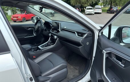 Toyota RAV4, 2020 год, 3 650 000 рублей, 8 фотография