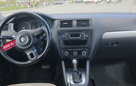 Volkswagen Jetta VI, 2011 год, 850 000 рублей, 3 фотография