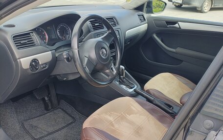 Volkswagen Jetta VI, 2011 год, 850 000 рублей, 13 фотография