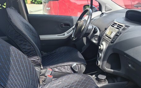 Toyota Yaris III рестайлинг, 2007 год, 550 000 рублей, 6 фотография
