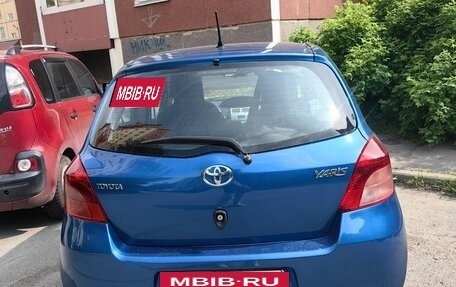 Toyota Yaris III рестайлинг, 2007 год, 550 000 рублей, 4 фотография