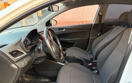 Hyundai Solaris II рестайлинг, 2018 год, 1 150 000 рублей, 12 фотография
