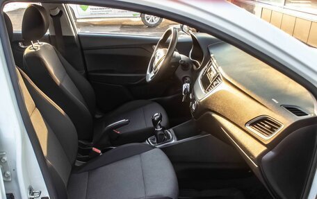 Hyundai Solaris II рестайлинг, 2017 год, 950 000 рублей, 11 фотография