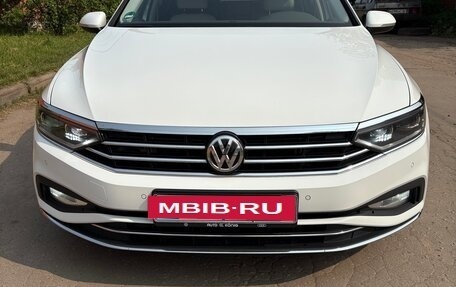 Volkswagen Passat B8 рестайлинг, 2019 год, 2 970 000 рублей, 10 фотография