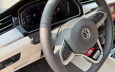 Volkswagen Passat B8 рестайлинг, 2019 год, 2 970 000 рублей, 23 фотография