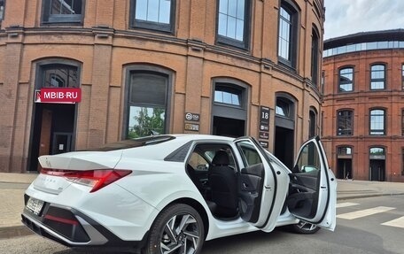Hyundai Elantra, 2024 год, 2 999 999 рублей, 7 фотография