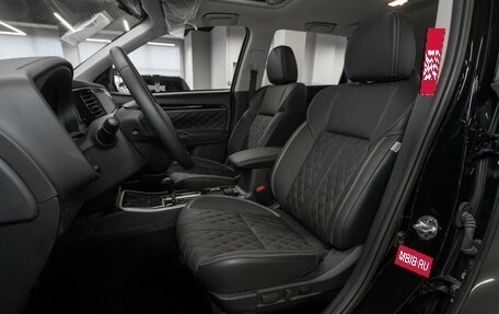 Mitsubishi Outlander III рестайлинг 3, 2022 год, 3 000 000 рублей, 9 фотография