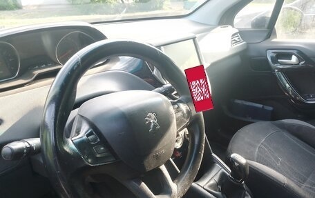 Peugeot 208 II, 2013 год, 370 000 рублей, 2 фотография