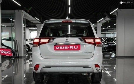 Mitsubishi Outlander III рестайлинг 3, 2022 год, 3 000 000 рублей, 6 фотография