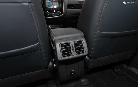 Mitsubishi Outlander III рестайлинг 3, 2022 год, 3 000 000 рублей, 14 фотография
