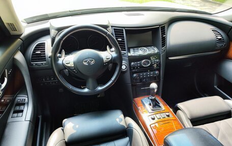 Infiniti FX II, 2011 год, 2 299 000 рублей, 10 фотография