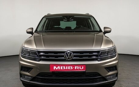 Volkswagen Tiguan II, 2020 год, 2 598 000 рублей, 2 фотография