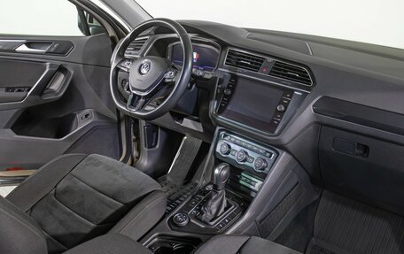 Volkswagen Tiguan II, 2020 год, 2 598 000 рублей, 11 фотография