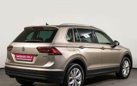 Volkswagen Tiguan II, 2020 год, 2 598 000 рублей, 5 фотография