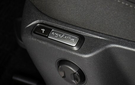Volkswagen Tiguan II, 2020 год, 2 598 000 рублей, 19 фотография
