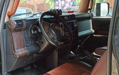 Toyota FJ Cruiser, 2007 год, 1 950 000 рублей, 10 фотография