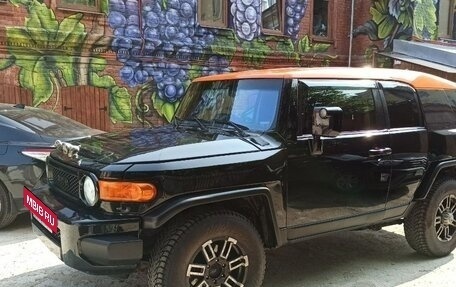 Toyota FJ Cruiser, 2007 год, 1 950 000 рублей, 2 фотография