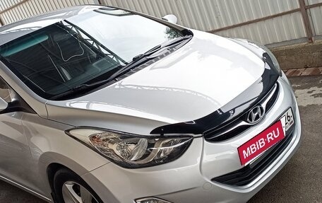 Hyundai Avante, 2011 год, 865 000 рублей, 2 фотография