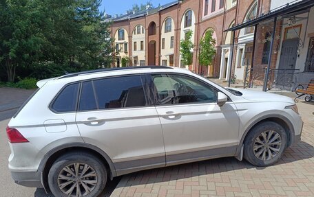Volkswagen Tiguan II, 2022 год, 3 000 000 рублей, 5 фотография