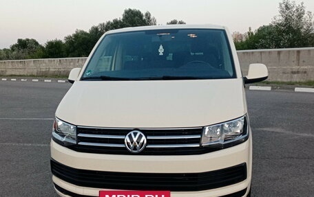 Volkswagen Caravelle T6 рестайлинг, 2019 год, 3 390 000 рублей, 2 фотография