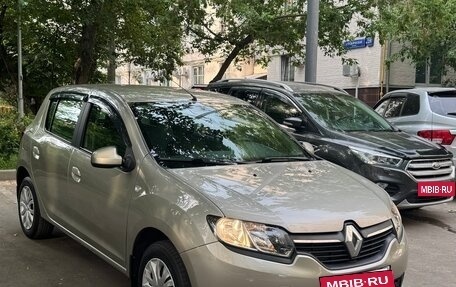 Renault Sandero II рестайлинг, 2014 год, 785 000 рублей, 2 фотография