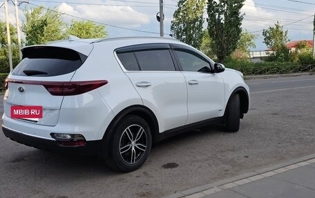 KIA Sportage IV рестайлинг, 2020 год, 2 400 000 рублей, 4 фотография