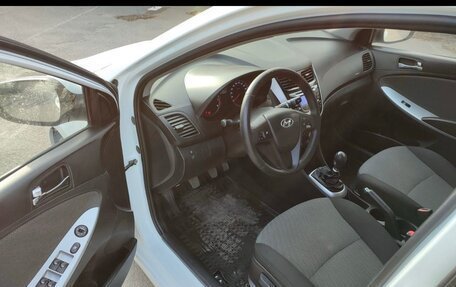 Hyundai Solaris II рестайлинг, 2014 год, 940 000 рублей, 1 фотография