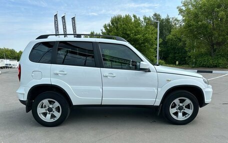 Chevrolet Niva I рестайлинг, 2018 год, 749 000 рублей, 5 фотография