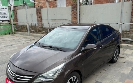 Hyundai Solaris II рестайлинг, 2015 год, 1 030 000 рублей, 2 фотография
