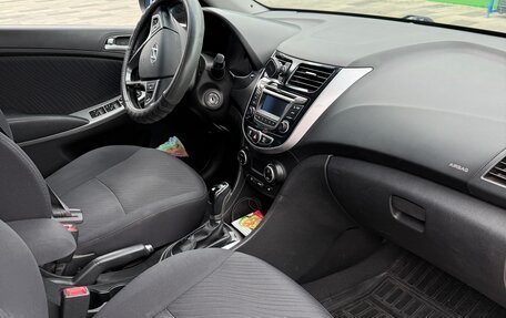 Hyundai Solaris II рестайлинг, 2015 год, 1 030 000 рублей, 11 фотография