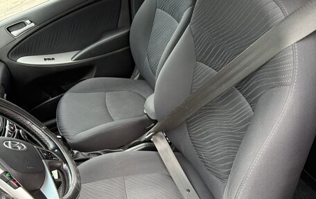 Hyundai Solaris II рестайлинг, 2015 год, 1 030 000 рублей, 13 фотография