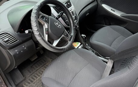 Hyundai Solaris II рестайлинг, 2015 год, 1 030 000 рублей, 12 фотография