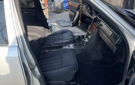 Mercedes-Benz E-Класс, 1992 год, 550 000 рублей, 8 фотография
