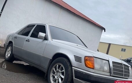 Mercedes-Benz E-Класс, 1992 год, 550 000 рублей, 2 фотография