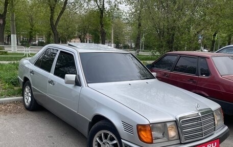 Mercedes-Benz E-Класс, 1992 год, 550 000 рублей, 5 фотография