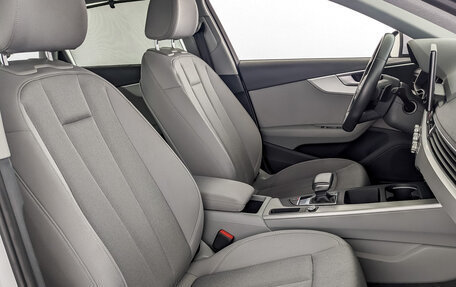 Audi A4, 2020 год, 2 500 000 рублей, 23 фотография
