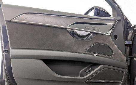 Audi A8, 2019 год, 5 850 000 рублей, 19 фотография