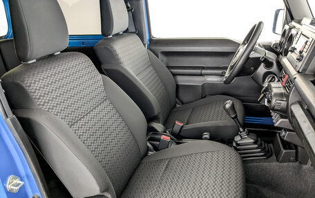 Suzuki Jimny, 2020 год, 2 550 000 рублей, 24 фотография