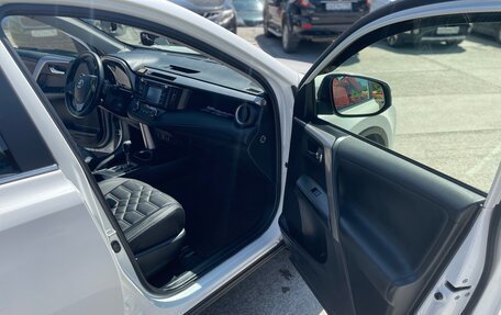 Toyota RAV4, 2016 год, 2 200 000 рублей, 10 фотография