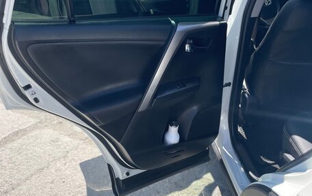 Toyota RAV4, 2016 год, 2 200 000 рублей, 9 фотография